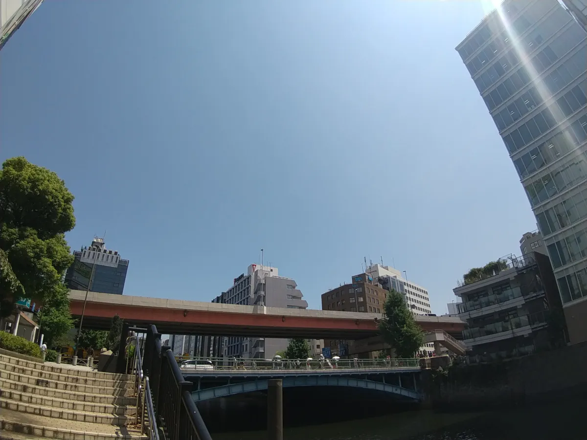 秋葉原の親水テラスから眺める和泉橋